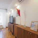 Arco Della Pace Charming Apartment